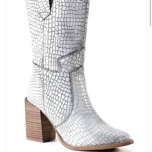 Diba True Trudy Moody NWT boot.